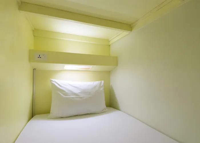 考山桑尼塔旅馆 *